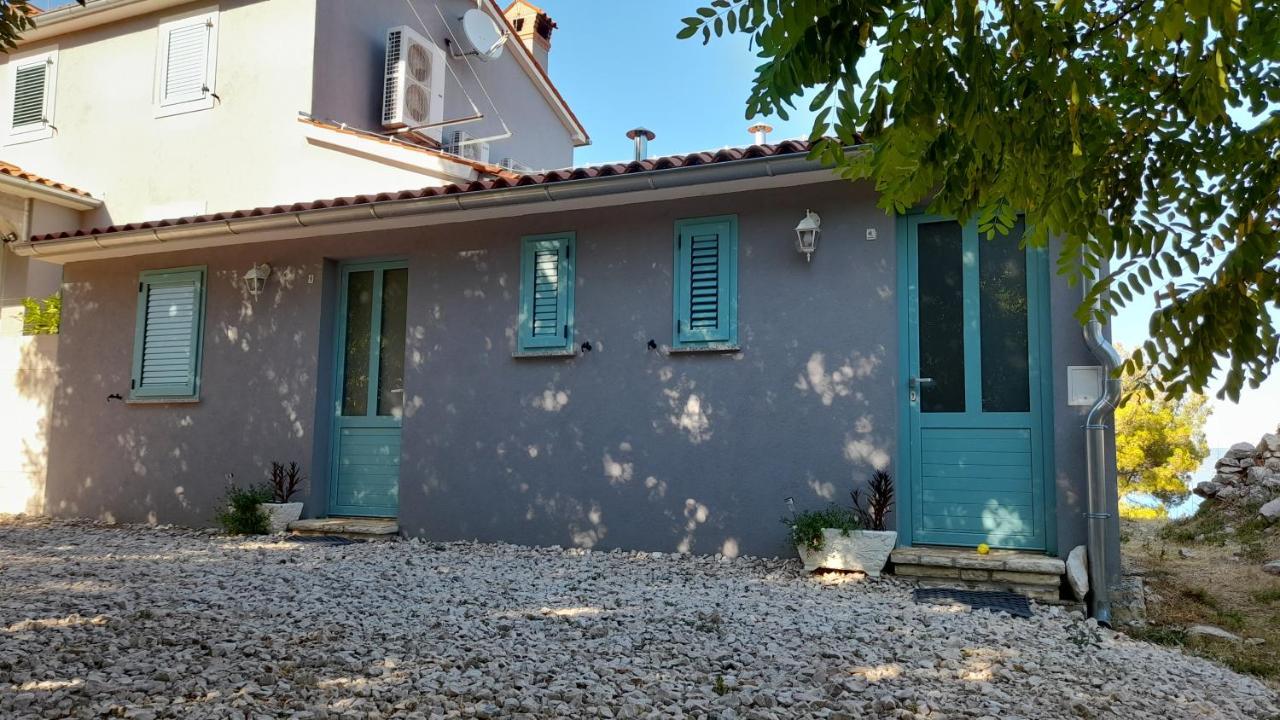 Home Lotus Flower Labin  Exterior foto
